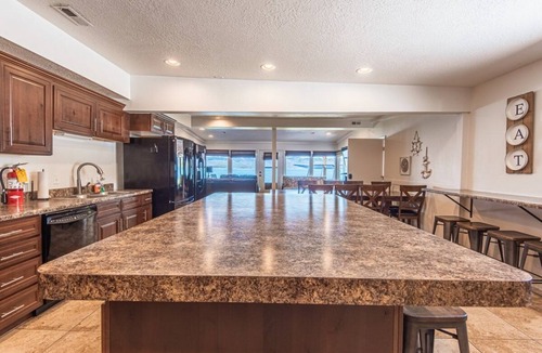 Laketown House | Bear Lake Lakefront Estate: Perfect for Large Groups!