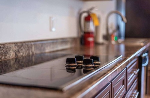Laketown House | Bear Lake Lakefront Estate: Perfect for Large Groups!
