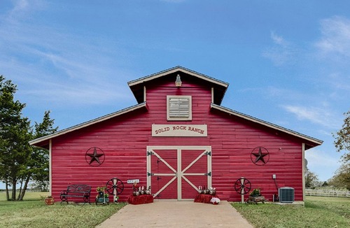 Carmine House | Bear Lodge- Solid Rock Ranch
