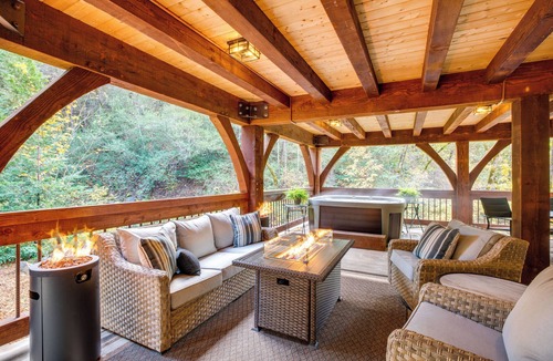 Sutter Creek Cabin | Bear Lodge Waterfront Cabin w/Level 2 EV Charger