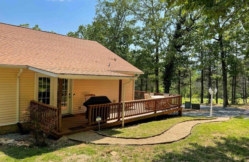 Marble Falls House | Bear Mountain Retreat: 6BR/3BA + Game Room and View!