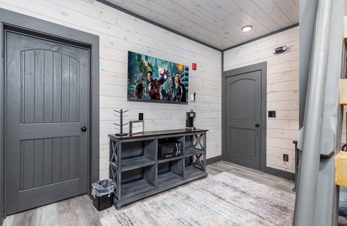 Gatlinburg Cabin | Bear Mountain Lodge | 18BR Luxury Cabin w/Pool, Theater, Mini Golf, Sleeps 86