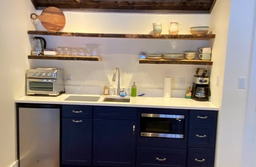 Manchester House | Bear Pass Bunkhouse