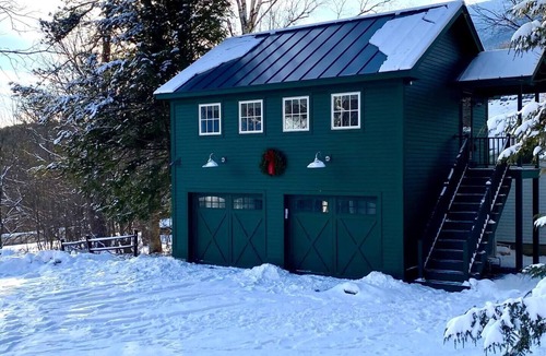 Manchester House | Bear Pass Bunkhouse