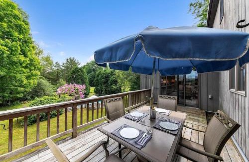 Sunderland House | Bear Pass - Mountain View home