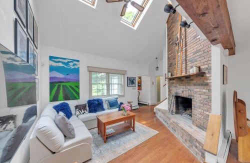 Sunderland House | Bear Pass - Mountain View home