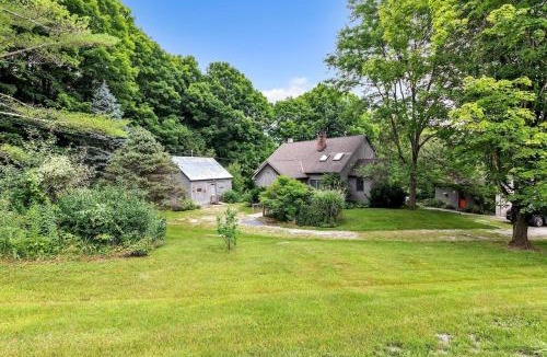 Sunderland House | Bear Pass - Mountain View home