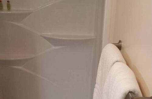 Michigamme Hotel | Bear Paw Inn