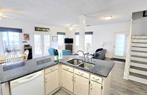 Ono Island House | Bear Point Bay Front Great Rates!