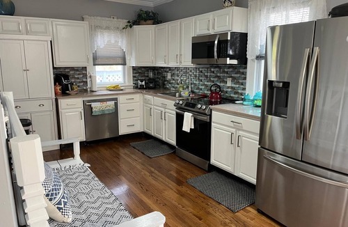 Waterbury House | Bear Retreat - 2-bedroom house in Waterbury