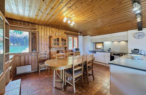 Les Mayens-de-Sion Apartment | Bear Ridge Retreat - 8mns to slopes - Swiss Alps