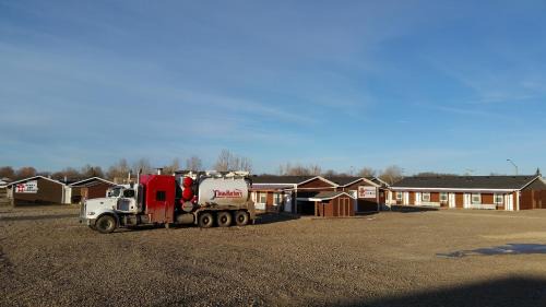 Shaunavon Hotel | Bear's Den Lodge