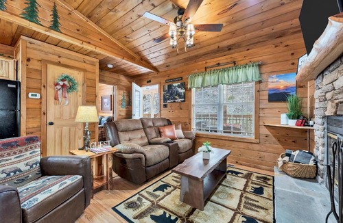 Townsend Ski Chalet | Bear's Den