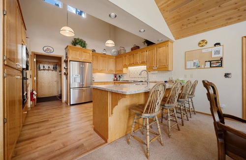 Truckee Cabin | Bear's Landing at Northstar - 2 Suites, Game Room, Pool Access, Great for Families
