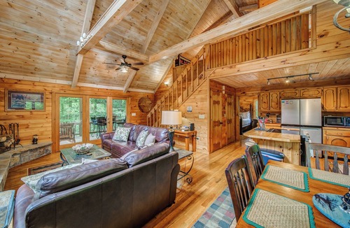 Foxfire Estates Cabin | Bear Track Falls Retreat Mtn. Getaway!