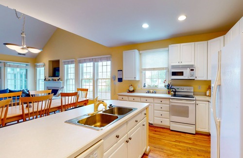 Ocean View House | Bear Trap Dunes townhouse w/fireplace, basketball court, tennis court, WiFi