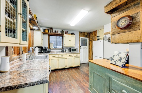 Franklin Cabin | 'Bearadise' Cabin at Hidden Gem Falls!