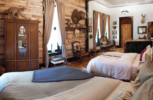 Chester Hotel | Beard and Lady Inn