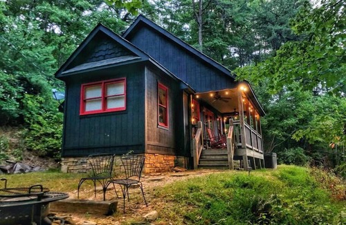 Chatsworth House | Beardsicle Bluff Cabin