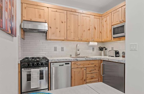 Tahoe Vista Condo | Bearfoot Bungalow - Year Round Private Beach Access