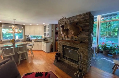 Town of Webb House | Bearfoot Camp~ Luxurious Home on 5 Private AcresnPet Friendly