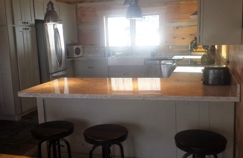 Rye Cottage | Bearhead Lodge - Beautiful 6 bedroom pine log cottage, lakefront,beach, forested