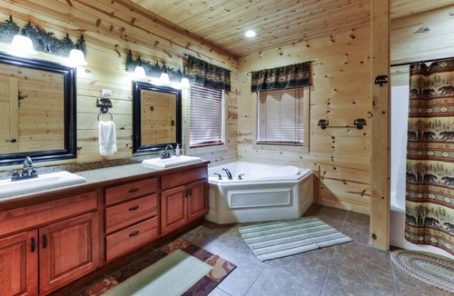 Branson Cedars Cabin | Bearific Cabin | 3 Bed, 3 Bath