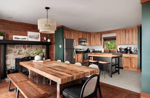 Stanley Cabin | Bearloga:Hot Tub, Sauna, Stunning Views, 75 acres