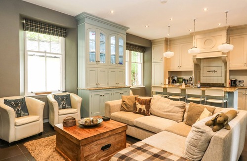 Glen Urquhart Cottage | Bearnock Lodge