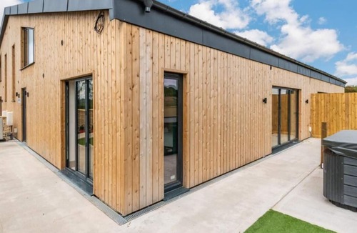 Little Rissington House | Bears Court - Unit 2