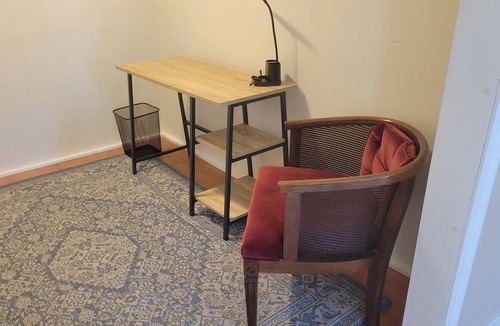 Glenburn House | Bears Den - Spacious Private Suite with shared Kitchen