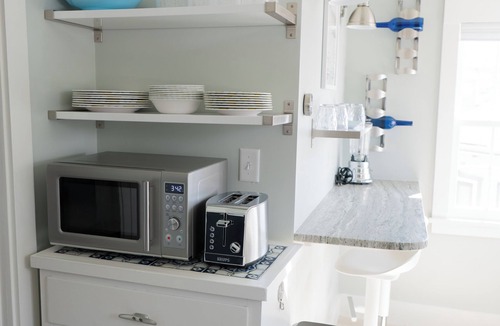 Rockport Apartment | Bearskin Neck Rental in the Heart of Rockport! Walk to Beaches + Restaurants!