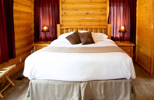 Red Lodge Hotel | Beartooth Hideaway Inn and Cabins