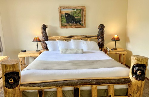 Red Lodge Hotel | Beartooth Hideaway Inn and Cabins