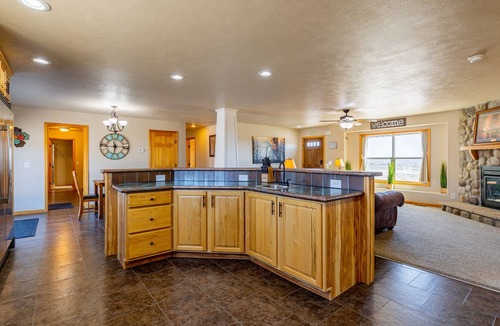 Clark House | Beartooth Retreat- space for large groups