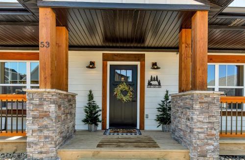 Hollister House | Beary Cozy Cabin