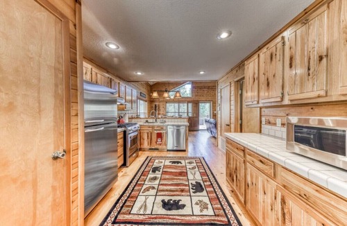 Ruidoso Cabin | Beary Happy Place:Cozy Mtn Cabin,Deck,Views,Trails