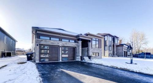 Wasaga Beach House | Beatrice Beach House