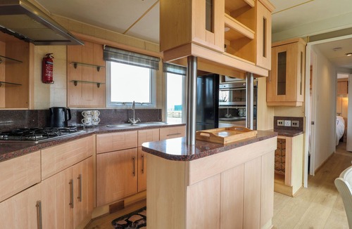 Spalding Cottage | BEATRICE'S STATIC CARAVAN, pet friendly in Spalding