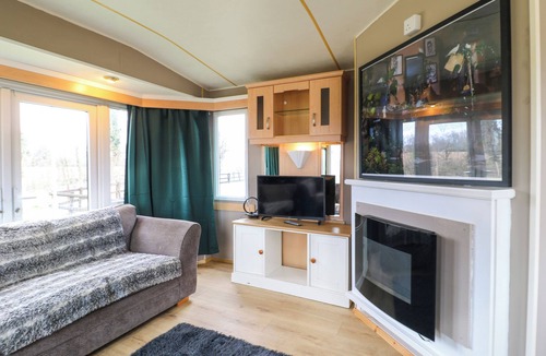 Spalding Cottage | BEATRICE'S STATIC CARAVAN, pet friendly in Spalding