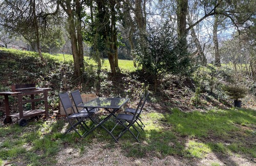 Vienne Apartment | Beau 2 Pièces Indépendant Dans un Parc Verdoyant