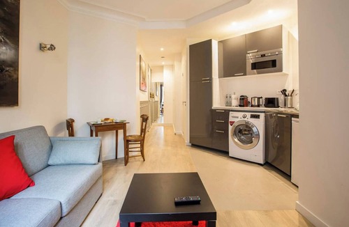 Montparnasse Apartment | Beau 2 Pieces Artiste near Saint Germain
