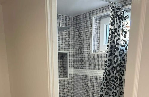 Bordeaux-Saint-Clair Apartment | Beau Appartement Limite Etretat