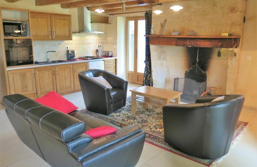 Blanquefort-sur-Briolance House | Beautiful villa for 4 guests with WIFI, TV, terrace, pets allowed and panoramic view