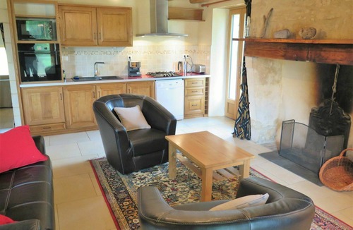 Blanquefort-sur-Briolance House | Beautiful villa for 4 guests with WIFI, TV, terrace, pets allowed and panoramic view