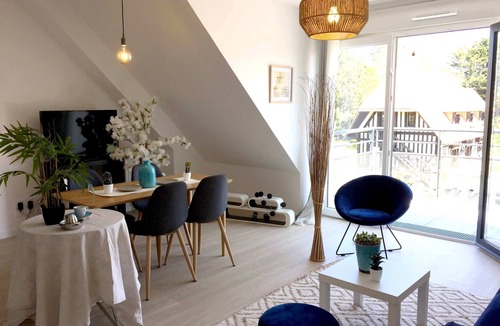 Merville-Franceville-Plage Apartment | Beautiful 2-room apartment 200 m from the beach and shops