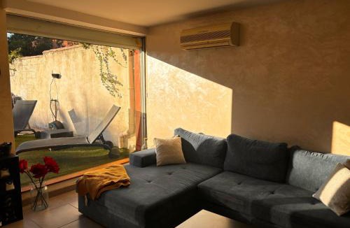 Gigean Apartment | Beau Logement avec Piscine chauffée
