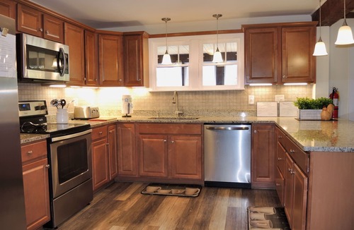 Milford House | Beau Rivage Waterfront, kayak, SUP, great fishing, swimming, fire pit, updated