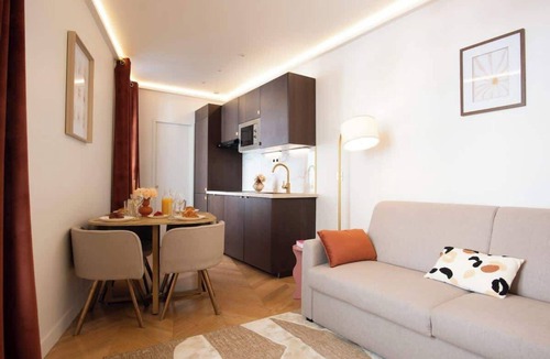 Pere Lachaise Apartment | Beau sous-plex avec Jacuzzi