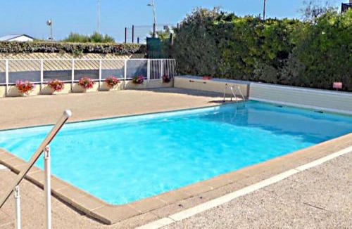 Cabourg Apartment | Beau studio accès plage, piscine, jardin, tennis, vélos, Netflix